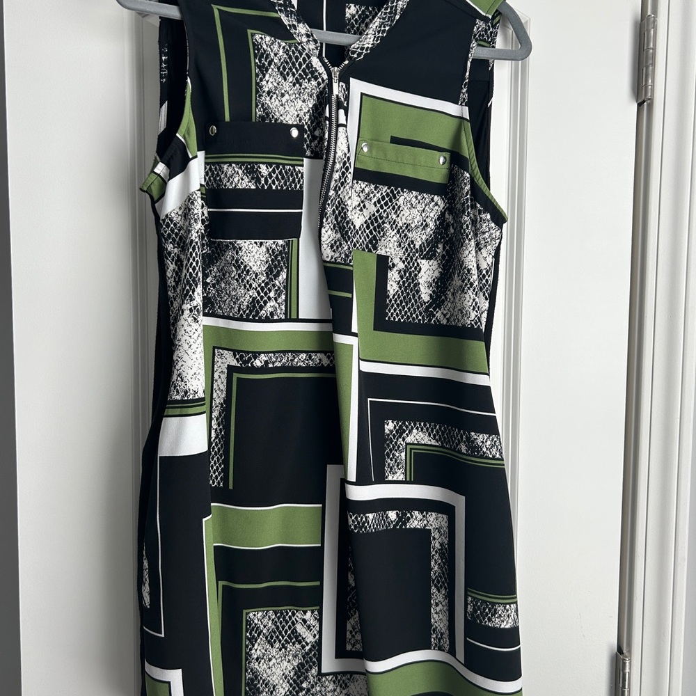 Chic Geometric Mini Dress - Black, Green, White